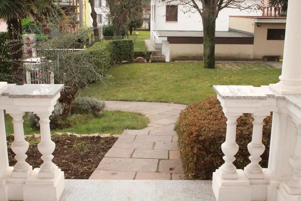 Bed & Breakfast B&B Villa Le Rondini Castronno