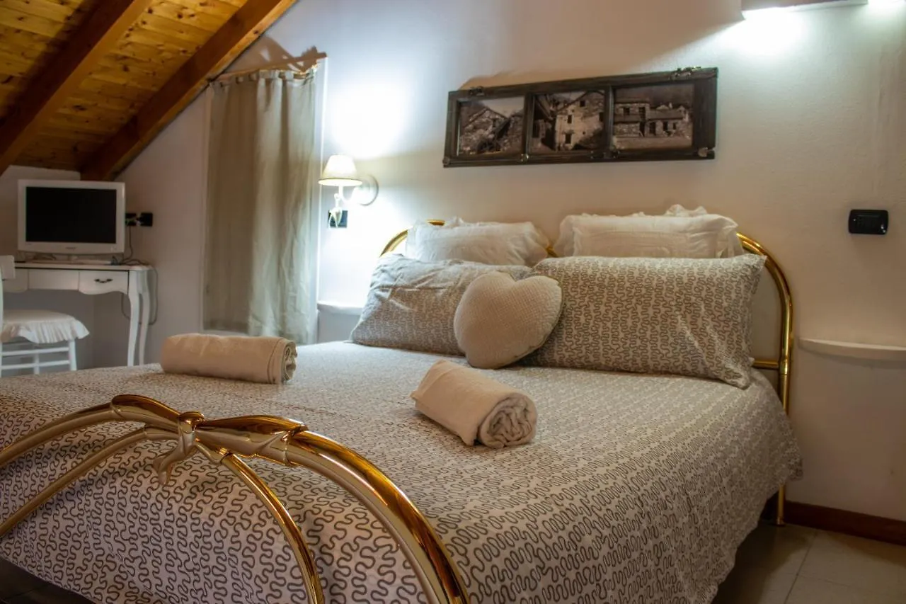 B&B Villa Le Rondini Castronno Bed & Breakfast